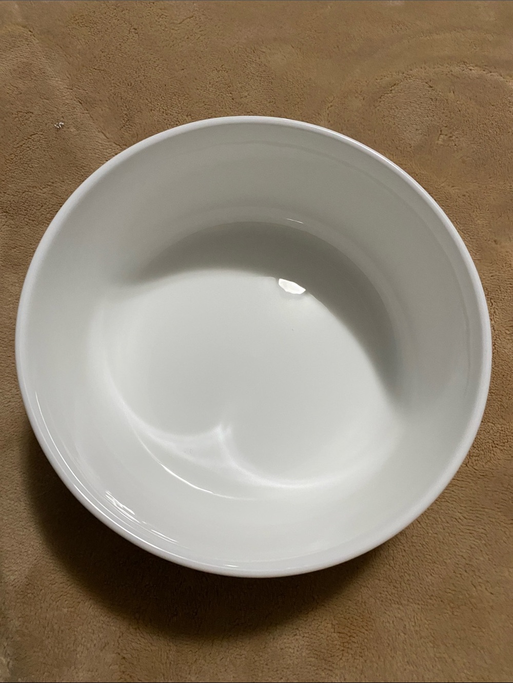 Mikasa Bone China Bowl with White Rim and Snap Vent Lid